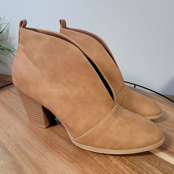 Weboo Slip on Ankle Boots Size 9 Contemporary Booties Vegan Leather - Picture 3 of 16